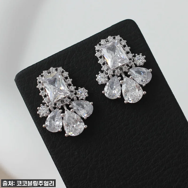 💖품절임박💖 드레시 크리스탈 귀걸이, 관련 이미지 3