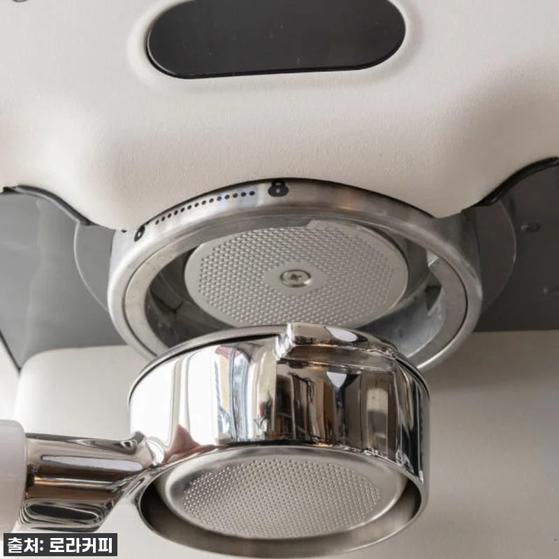 찐후기! 58mm CRM3605S PWM 바텀리스 포터필터, 이거 하나로 홈카페 퀄리티 완전 UP! 15 찐후기! 58mm CRM3605S P 관련 이미지 3