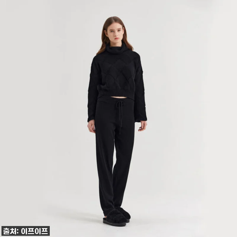 크램38 레오노라 블랙 터틀넥 니트 관련 이미지 3