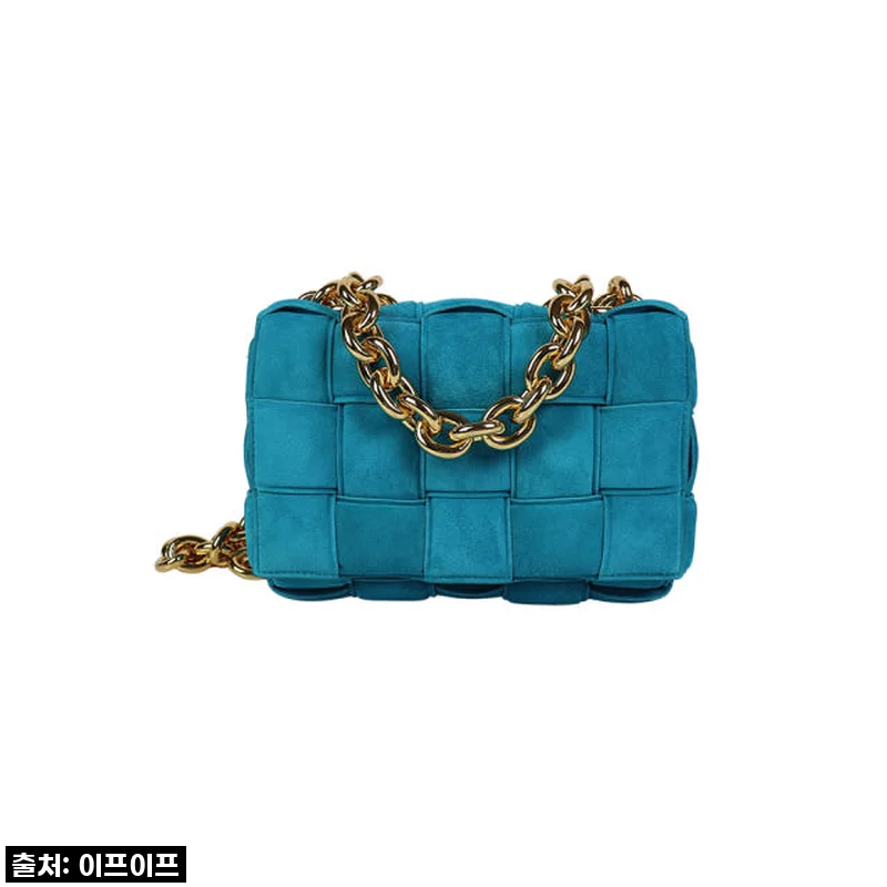 데일리 룩에 럭셔리 한 스푼! 보테가베네타 스웨이드 체인 카세트백 솔직 후기