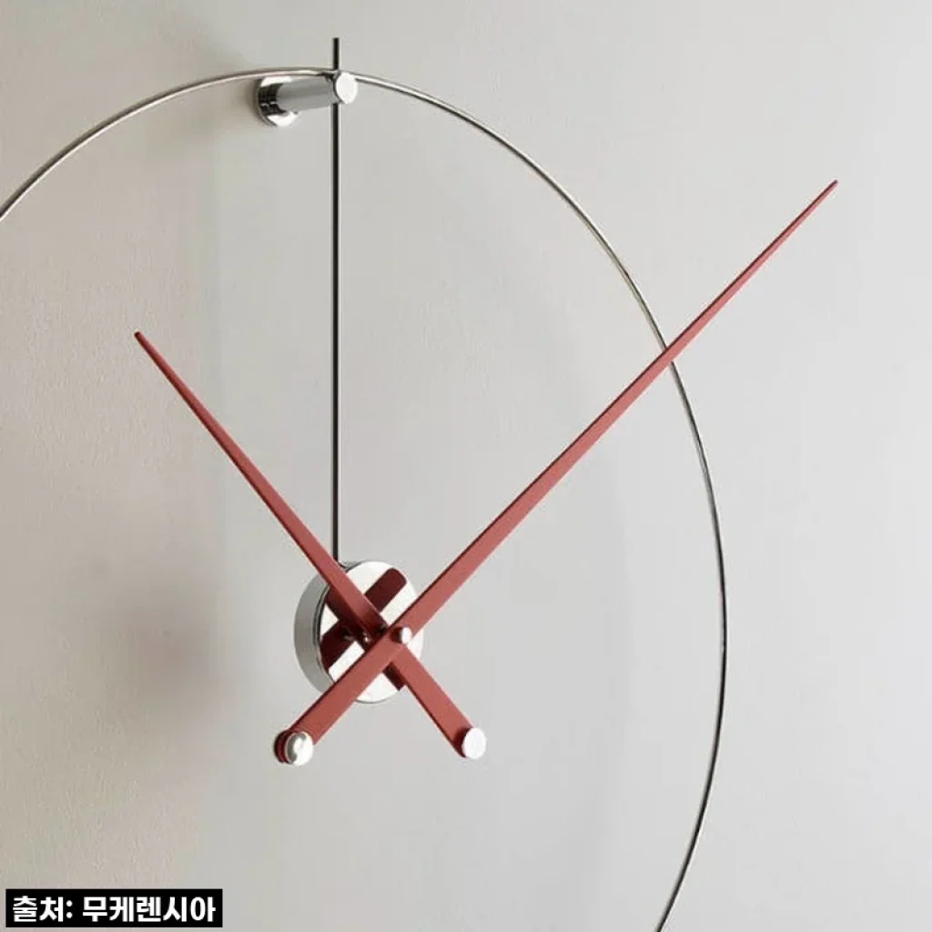 우리 집 거실이 갤러리로 변신! 노몬 뉴안다 레드시계 2년 무상 AS 사용 후기