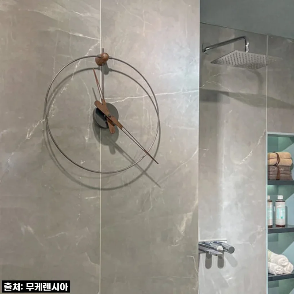 노몬 마이크로 안다 GRAPHITE 시계, 세련된 디자인과 실용성의 만남