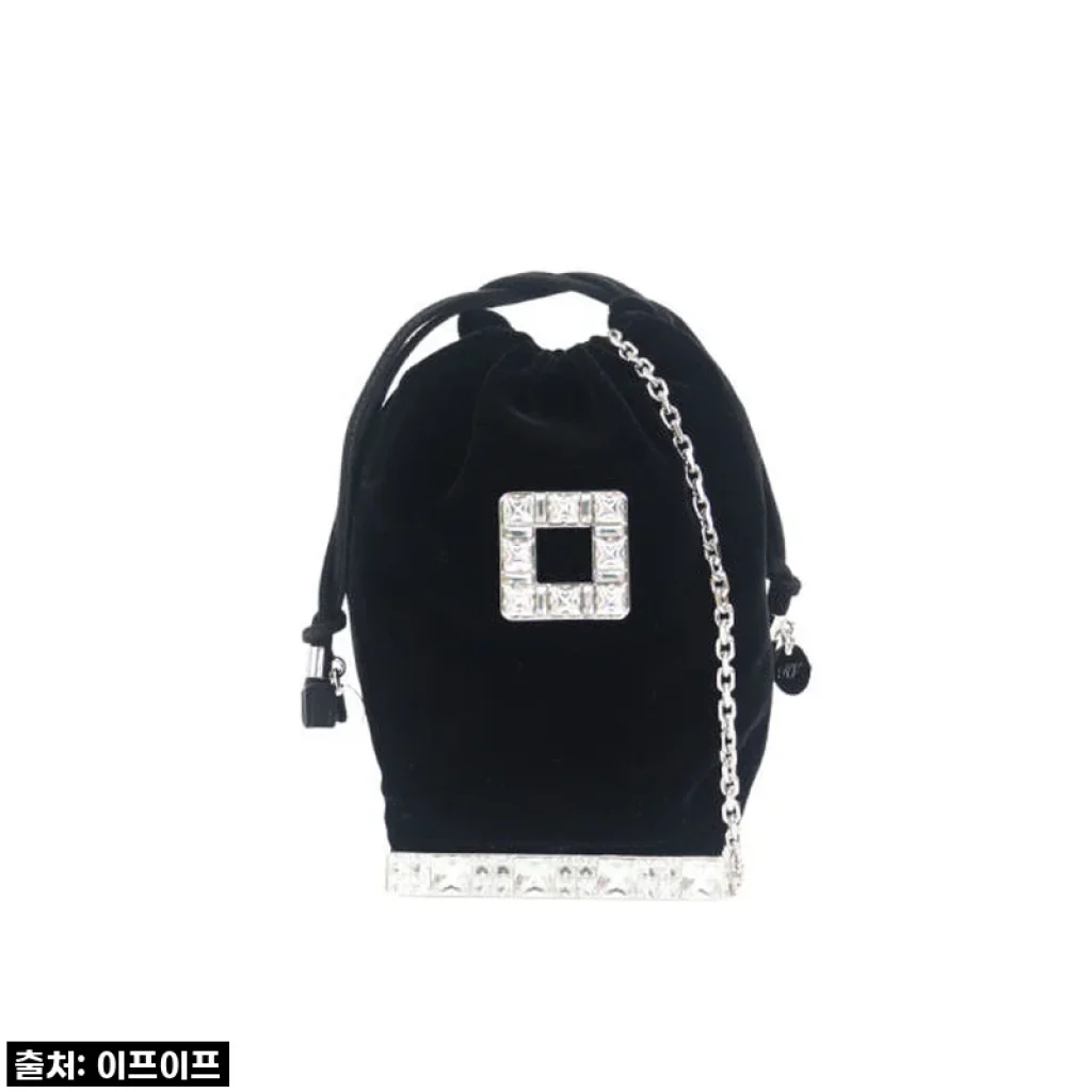 로저비비에 비브 포켓 스트라스 큐브백 RBWANMK0100LVHB999 사용후기