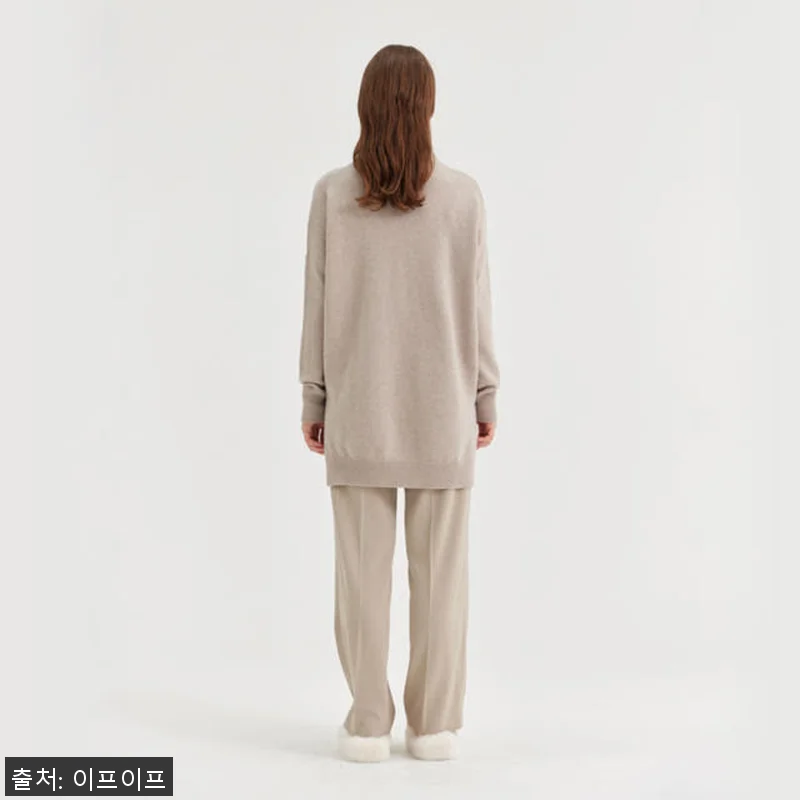 크램38 라렌투 오버핏 브이넥 베이지 관련 이미지 2