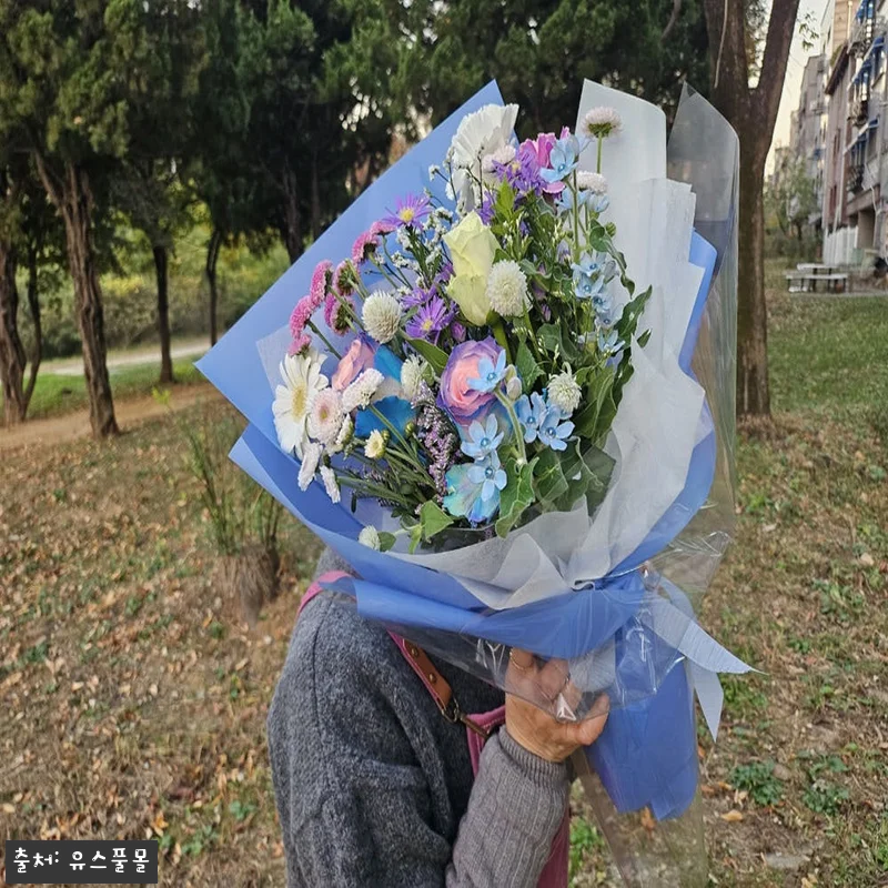 유스풀몰 흰파랑 한다발 생화 꽃다발, 관련 이미지 2