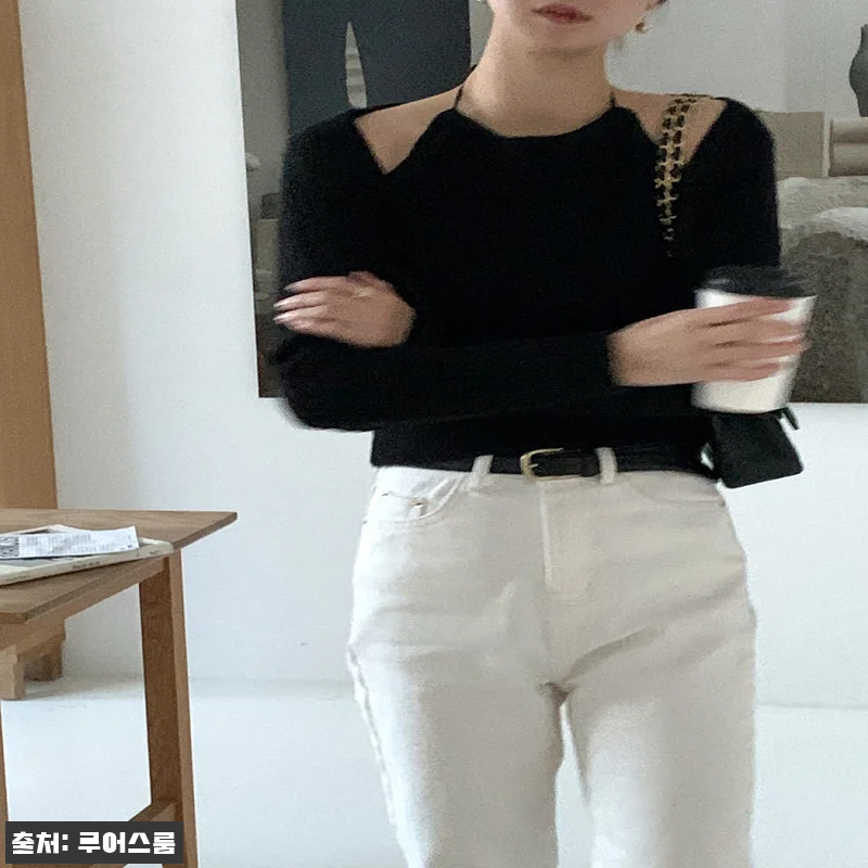 레옹 케이블 꽈배기 어깨트임 홀터넥 오프숄더니트, 특별한 날 포인트 룩으로 눈여겨볼 아이템 6 레옹 케이블 꽈배기 어깨트임 홀터넥 관련 이미지 1