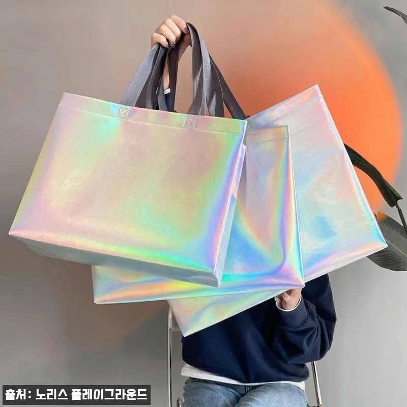 홀로그램 부직포 쇼핑백 3호 가로형 32x27x10, 520원 선물포장용으로 눈여겨볼 이슈템 12 홀로그램 부직포 쇼핑백 3호 가로형 관련 이미지 1