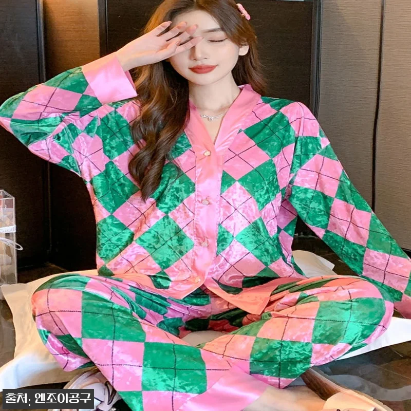 김효진 예쁜 잠옷 윤란주 옷 무인도의 관련 이미지 2
