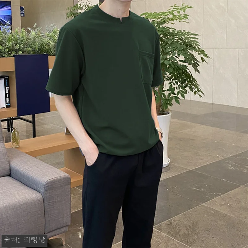 1+1 남자 퀸란 여름 넥슬릿 포켓 라운드 반팔티, 여름 데일리룩으로 눈여겨볼 이슈템 18 1+1 남자 퀸란 여름 넥슬릿 포켓 관련 이미지 6
